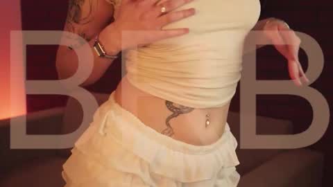 elliecutes online show from February 27, 8:36 am