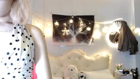 ellieyun online show from September 21, 7:40 am