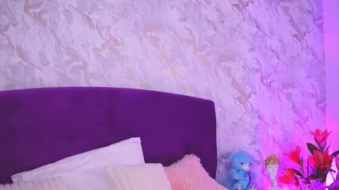 EllinaNuria online show from February 16, 4:23 am