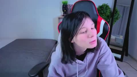 Ellin online show from April 15, 9:15 pm