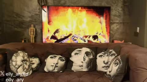 elly_ary online show from February 10, 10:13 pm