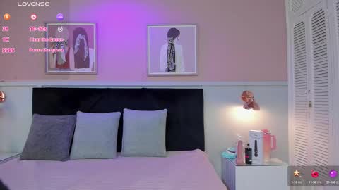 Elodie  online show from September 30, 12:44 pm