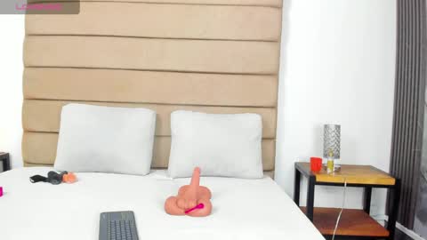 ely brown online show from April 9, 6:19 am