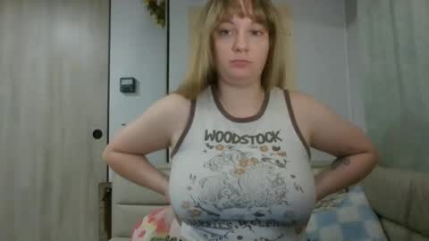 EmerieSkye online show from November 12, 7:12 pm