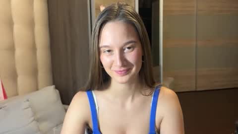 emi__ly online show from December 5, 6:57 am