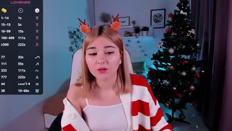 Snapshot of emi_joy chatting on January 5, 9:14 pm  Emily  follow me  online show from January 5, 9:14 pm