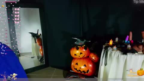 Emmily Roberts online show from November 1, 6:06 am