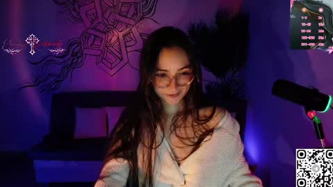 Emmily Roberts online show from June 8, 1:50 am