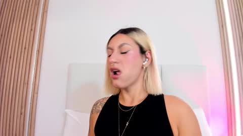 EMILY ROBERTS online show from February 20, 7:26 pm