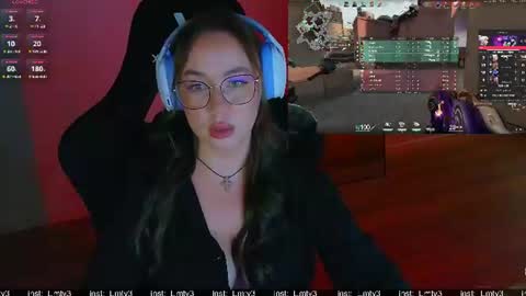 Emili online show from July 28, 2:13 pm