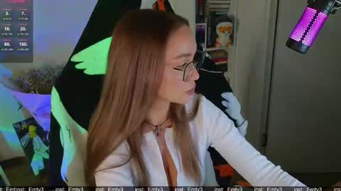 Emili online show from November 18, 5:47 pm