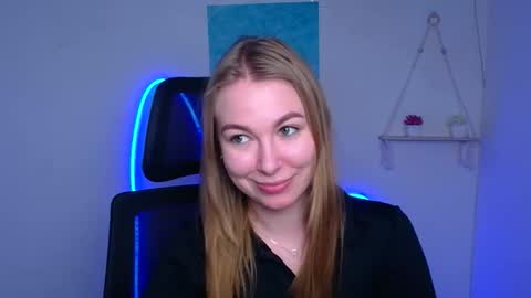 Emilia online show from February 5, 3:04 pm