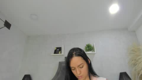 EmiliaRose online show from April 7, 10:45 pm