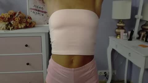 Snapshot of emilly_lust99 chatting on October 28, 7:36 am Emilly online show from October 28, 7:36 am