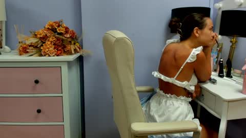 Emilly online show from May 27, 6:54 am