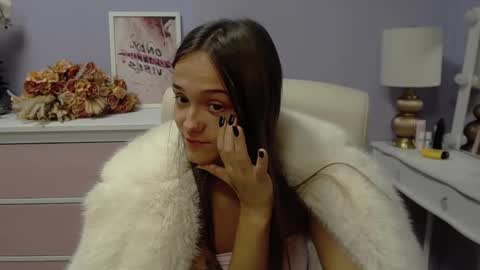 Emilly online show from November 11, 7:49 am