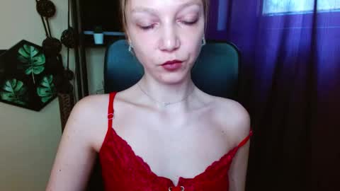 Emilly online show from April 13, 8:48 am