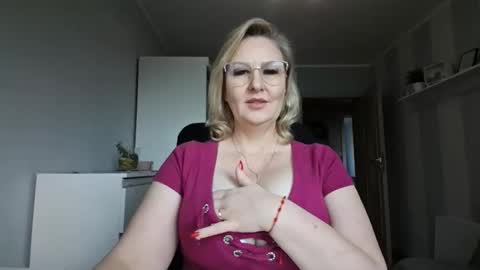 EmillyLove online show from March 10, 7:56 am