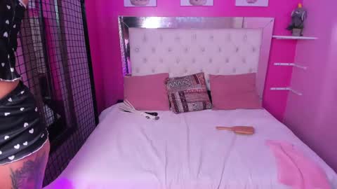 Snapshot of emily_beltonn chatting on March 3, 7:46 pm online show from March 3, 7:46 pm