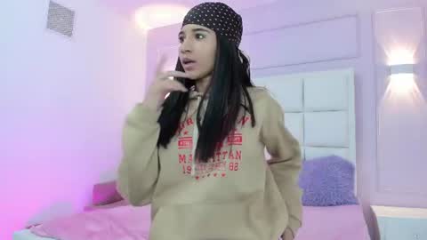 emily_bruss online show from July 10, 9:15 pm