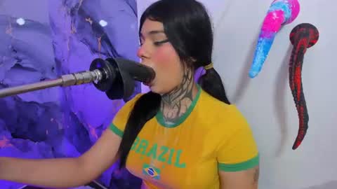 emily_evol online show from July 17, 12:20 pm