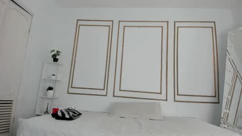 emily_gaviria1 online show from March 29, 1:10 pm