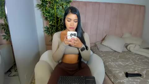 independet model online show from June 28, 11:00 pm