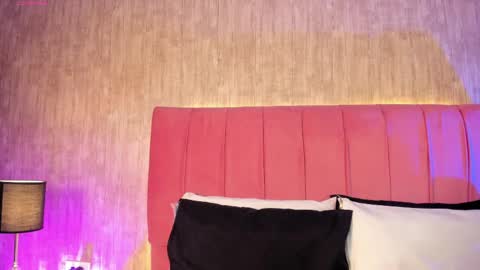 Emily  online show from April 10, 9:10 pm