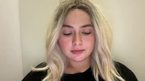 Snapshot of emily_morning_dew chatting on October 8, 4:33 pm emily_morning_dew online show from October 8, 4:33 pm