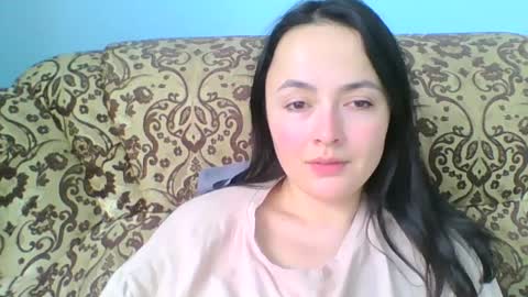 Snapshot of emily_morning_dew chatting on January 12, 7:21 am emily_morning_dew online show from January 12, 7:21 am