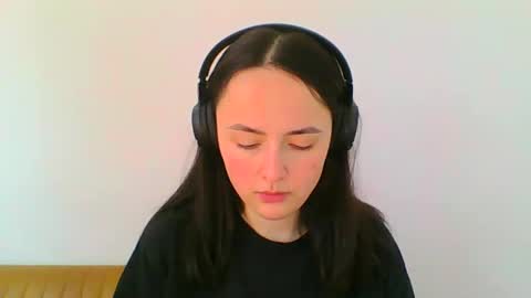 Snapshot of emily_morning_dew chatting on January 21, 12:18 pm emily_morning_dew online show from January 21, 12:18 pm