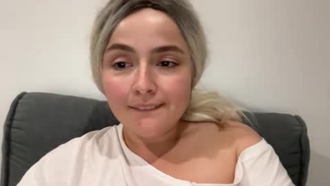 Snapshot of emily_morning_dew chatting on September 24, 7:57 pm emily_morning_dew online show from September 24, 7:57 pm