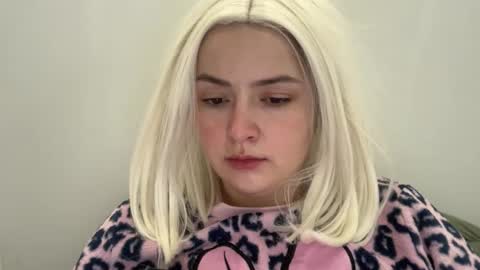 emily_morning_dew online show from December 4, 8:27 am