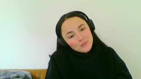Snapshot of emily_morning_dew chatting on January 22, 11:01 am emily_morning_dew online show from January 22, 11:01 am