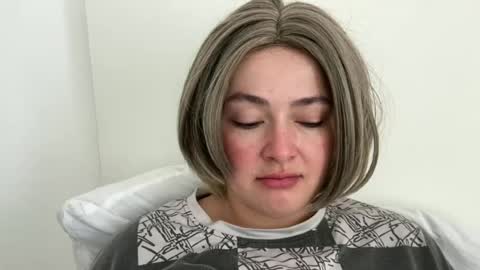 emily_morning_dew online show from June 14, 7:20 am