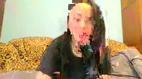 Snapshot of emily_morning_dew chatting on January 9, 7:42 am emily_morning_dew online show from January 9, 7:42 am