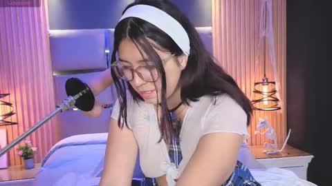 Emily online show from November 22, 11:46 am