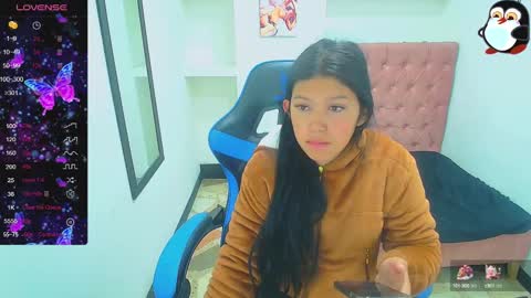 Snapshot of emily_rosse04 chatting on January 30, 12:06 pm online show from January 30, 12:06 pm