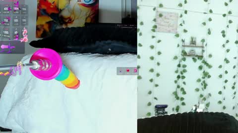 Emily Thompson33 online show from April 11, 5:02 am