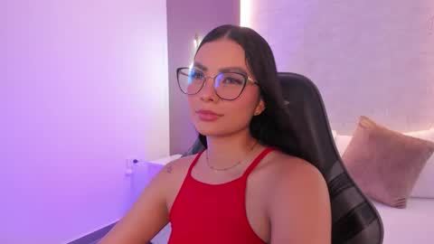 emily_tolson online show from March 3, 7:42 pm