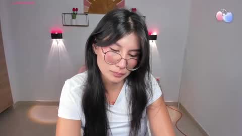 Emi online show from April 13, 9:48 pm