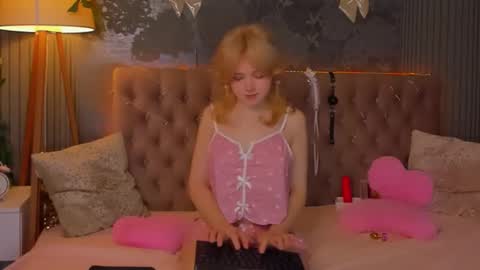 Baby Emelli online show from December 23, 7:01 am