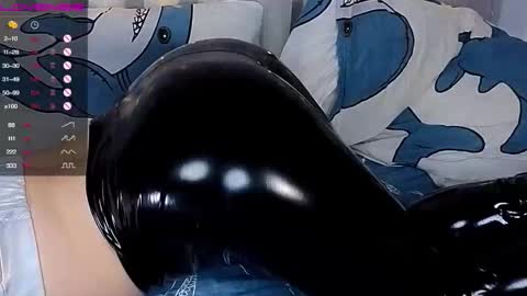 artist Emily online show from November 17, 9:15 pm