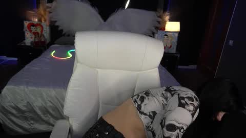 Emy online show from February 26, 7:18 am