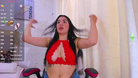 Snapshot of emilycastro_ chatting on February 6, 2:58 pm Emily online show from February 6, 2:58 pm