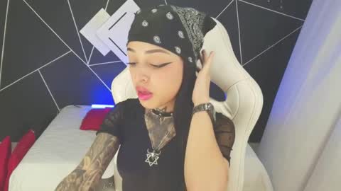 Snapshot of emilydaft chatting on September 11, 9:04 pm fari online show from September 11, 9:04 pm