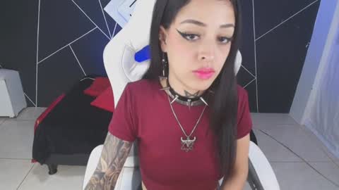 Snapshot of emilydaft chatting on October 4, 10:58 pm fari online show from October 4, 10:58 pm