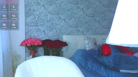 emilydancee online show from December 12, 5:42 am