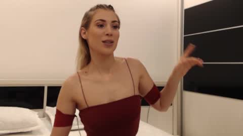 emilydrews1 online show from February 28, 10:41 am