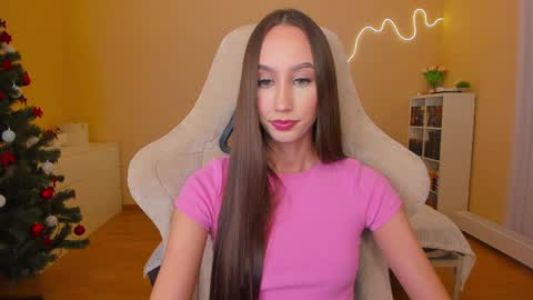 Snapshot of emilyhoston chatting on January 9, 4:17 pm Alina online show from January 9, 4:17 pm